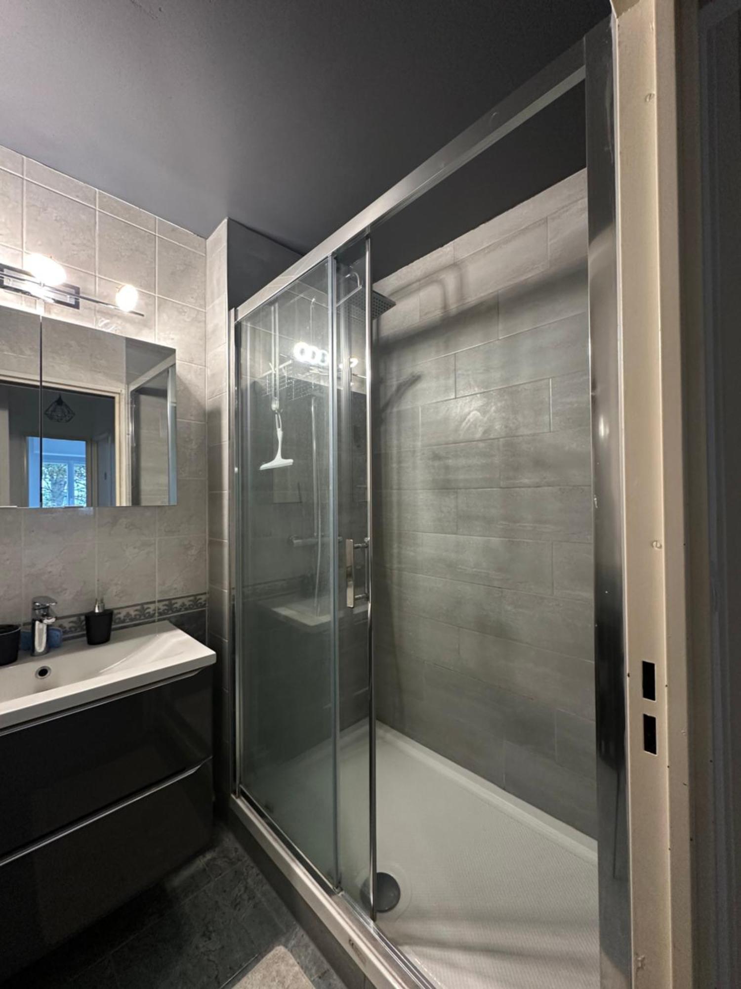 Le Beau Hugo Apartment Mainvilliers  Luaran gambar