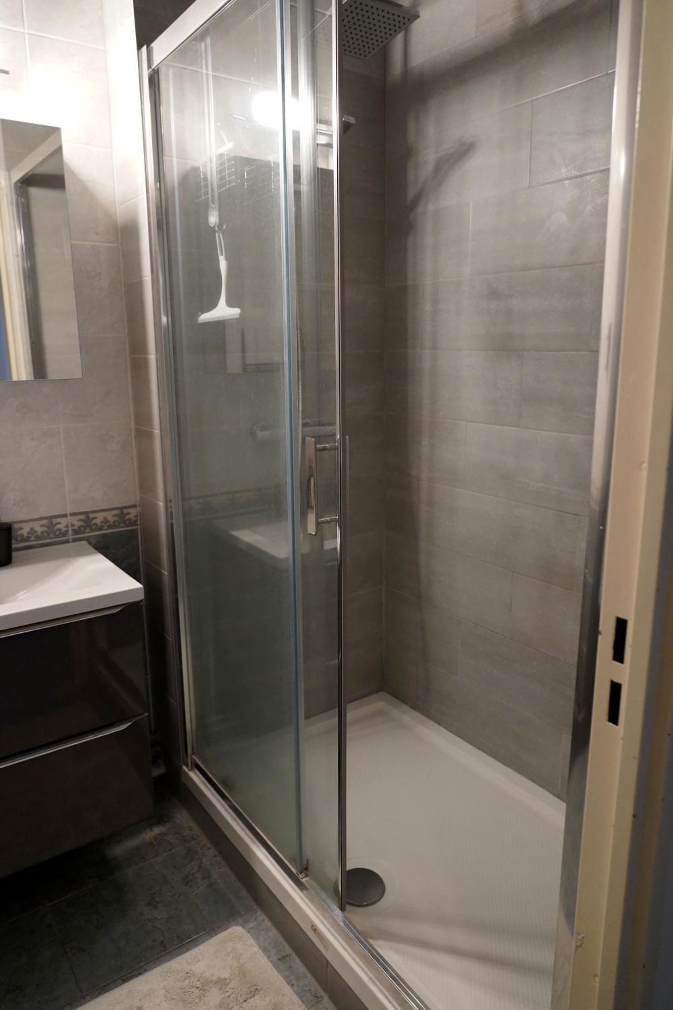 Le Beau Hugo Apartment Mainvilliers  Luaran gambar