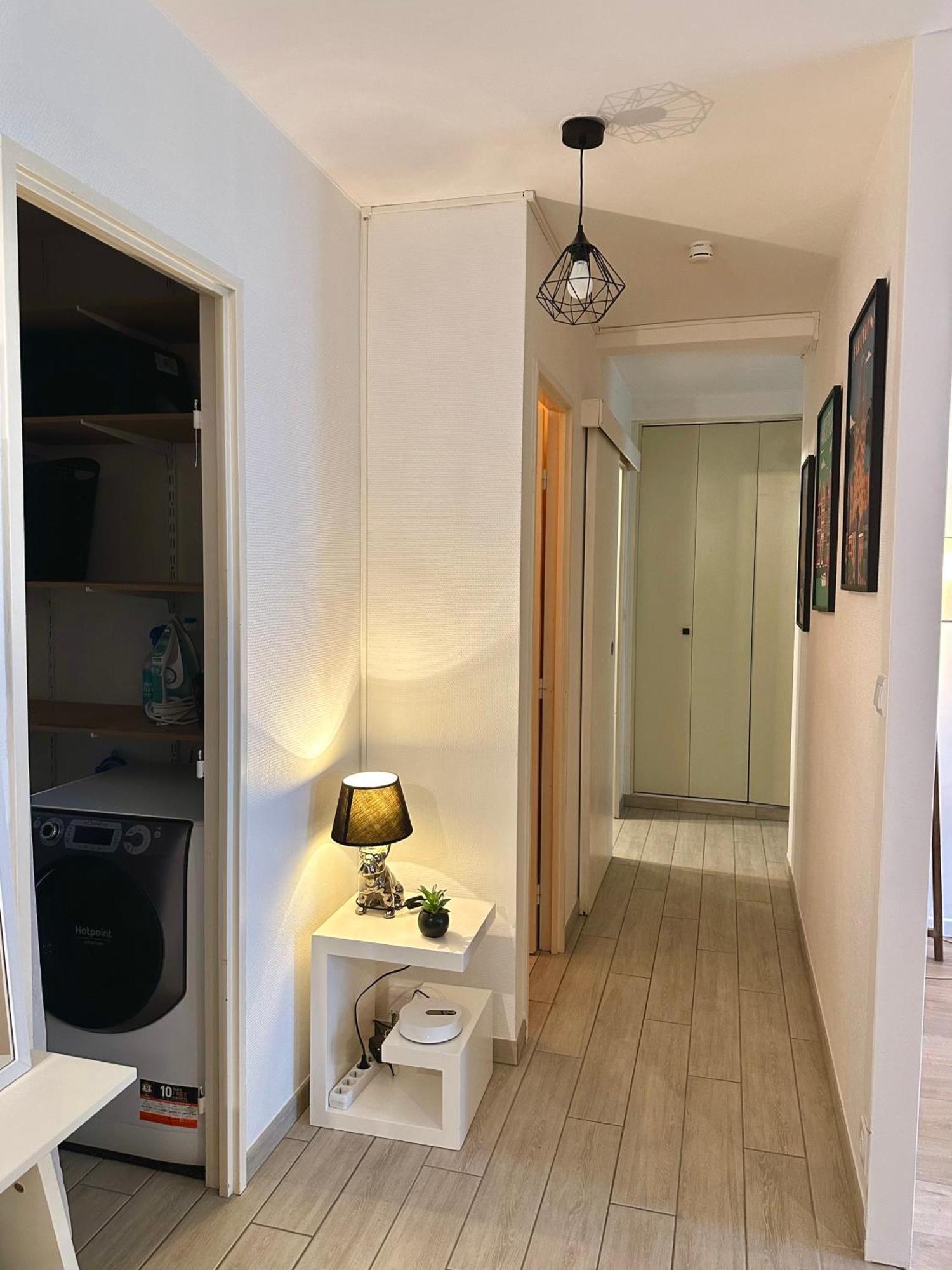 Le Beau Hugo Apartment Mainvilliers  Luaran gambar